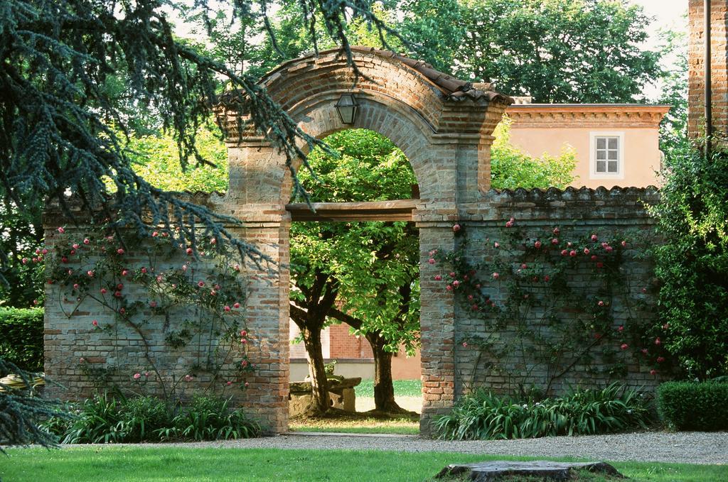 Marchesi Alfieri - Cantine E Ospitalita San Martino Alfieri Ngoại thất bức ảnh